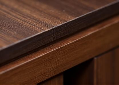 Dettaglio di una giunzione di legno di alta ebanisteria per un mobile su misura